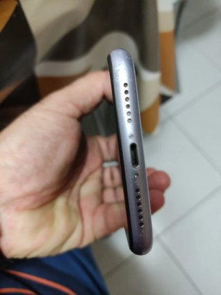 iPhone 11 violeta