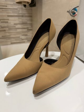 Zapatos de tacón beige