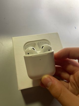AirPods 2 Apple
