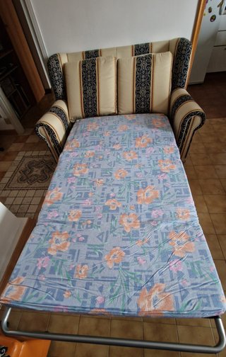 Divano 2 posti con letto integrato