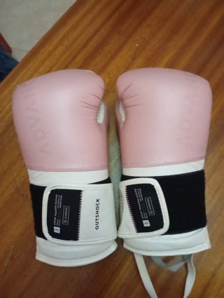 Guantes de boxeo Outshock rosa y blanco