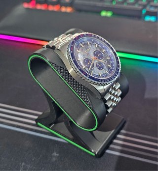 Soporte de reloj acabado premium