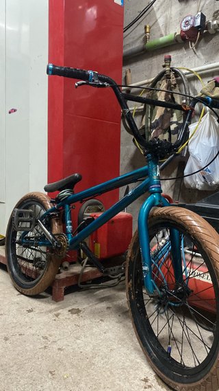 Bicicleta BMX Azul y Dorada