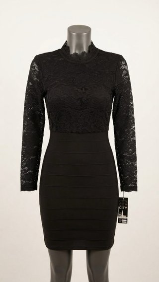 Vestido Negro de Encaje