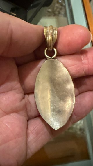 Antiguo Colgante en Plata 800 y Raíz de Esmeralda