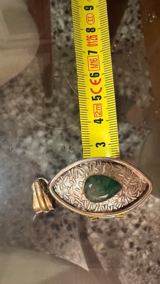 Antiguo Colgante en Plata 800 y Raíz de Esmeralda