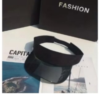 Visera con ala transparente negra