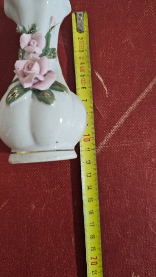 Vaso vintage in porcellana con rose