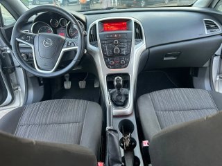 Opel Astra 2011