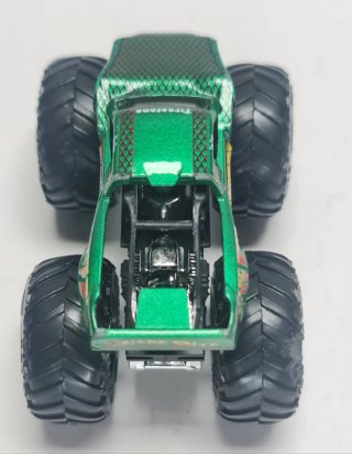 Hot Wheels Monster Truck Snake Bite 1/64
