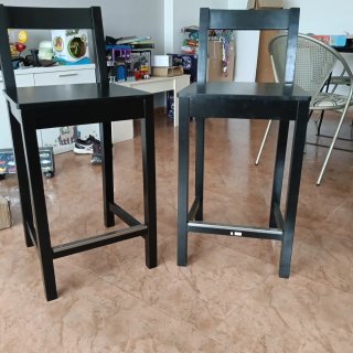 Sillas Altas Negras Madera y Metal. Nuevas