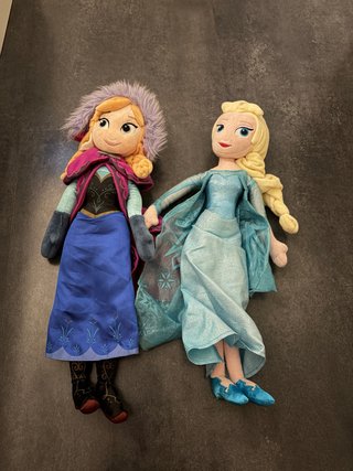 Muñecas peluche Frozen Anna y Elsa