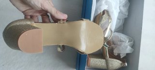 Zapatos de tacón Mustang dorados Talla 41