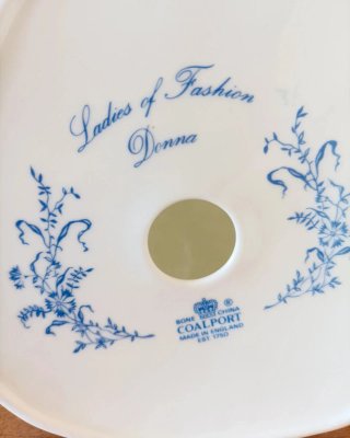 Statuetta Dama Vintage in Porcellana Coalport