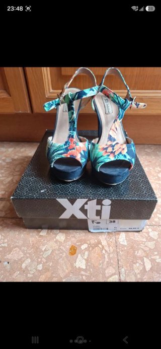 Sandalias Xti Tacon Estampado Floral Talla 38