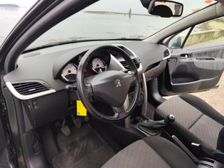 Peugeot 207 2010 - Sport HDi 90