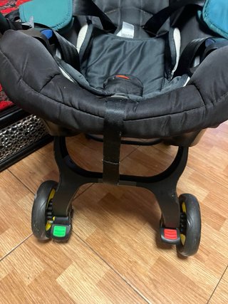 Silla de coche para bebé cochecito seminueva