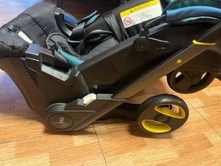 Silla de coche para bebé cochecito seminueva