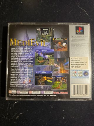 MediEvil Platinum PS1 PAL España Completo poster