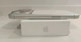 iPhone 17 Pro Plateado, defecto en pantalla