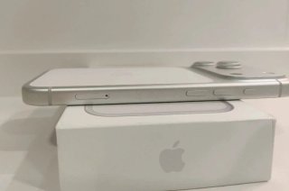iPhone 17 Pro Plateado, defecto en pantalla