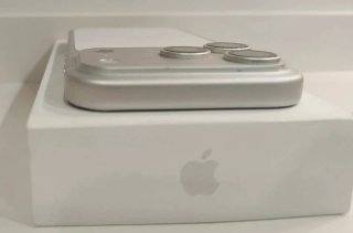 iPhone 17 Pro Plateado, defecto en pantalla