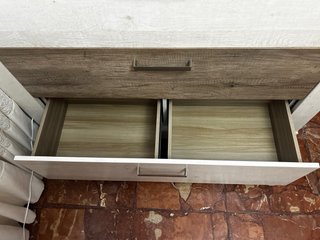 Conjunto de muebles para habitación