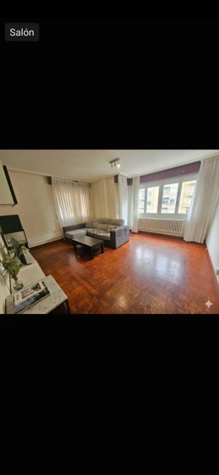 Sofá modular tela gris y madera