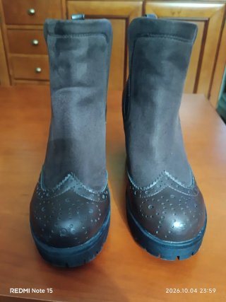 Botas de ante con tacón y plataforma
