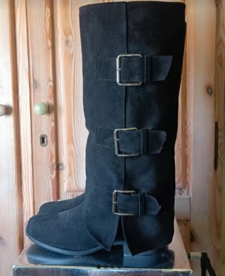 Botas Altas Negras con Hebillas Talla 39