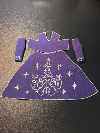 Saya morada para virgen de 16,5 cm en relieve