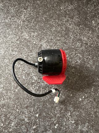 Acelerador Patinete Eléctrico Negro/Rojo