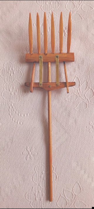 APEROS LABRANZA EN MADERA. ARTESANÍA EN MINIATURA