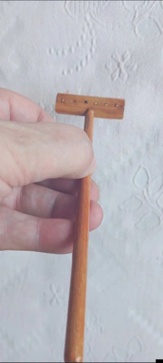 APEROS LABRANZA EN MADERA. ARTESANÍA EN MINIATURA