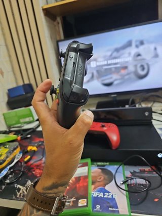 Xbox One X con 2 mandos inalambricos y Kinect