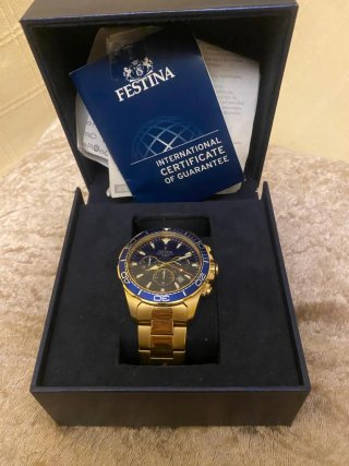 Reloj Festina Cronógrafo y Correa bañada en oro