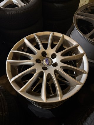 Llantas Volvo