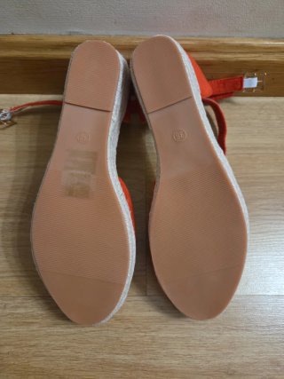 Sandalias de esparto rojas