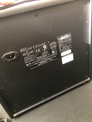 Amplificador Fender Mustang I