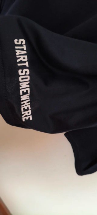 Sudadera H&M Negra Start Somewhere