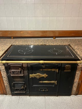 Cocina Bilbaina Negra y Dorada