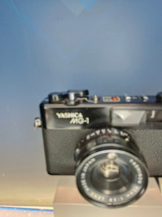 camara de fotos analogica, YASHICA MG-1, objetivo YASHINON, con funda