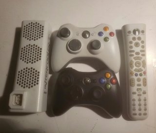 Lote Xbox 360: 2 Mandos + Accesorios