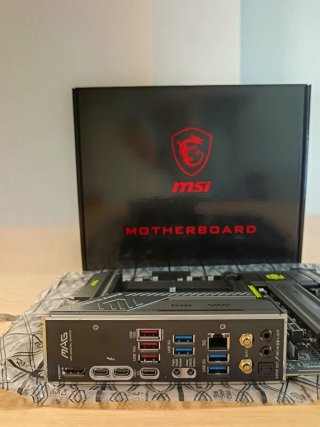MSI MAG Z890 TOMAHAWK WIFI Placa Base