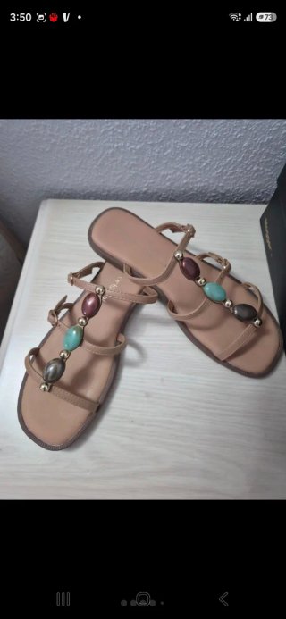 Sandalias de Piel con Piedras
