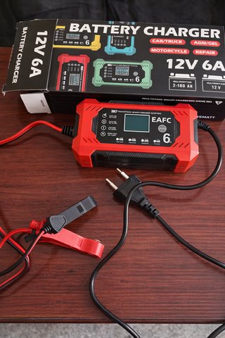 Cargador Inteligente de Baterías 12V 6A Nuevo