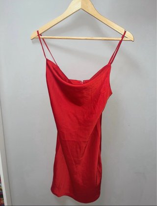 Vestido rojo seda Urban Outfitters