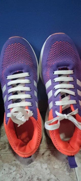 Zapatillas Adidas Moradas y Naranjas