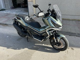 Maxi Scooter Zontes 368g Verde