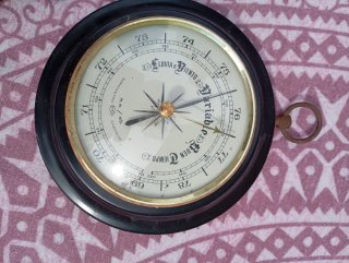 Dos barometros antiguos